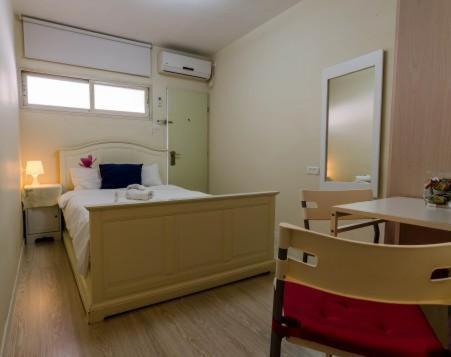 Zimmer Ba'Ir Kefar Sava Buitenkant foto